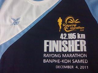 タイのマラソン大会、完走記念シャツ