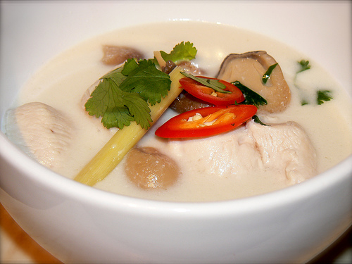 タイのスープ、トムカーガイ